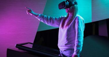 Les Principaux Cas d'Utilisation de la Réalité Virtuelle sur le Lieu de Travail