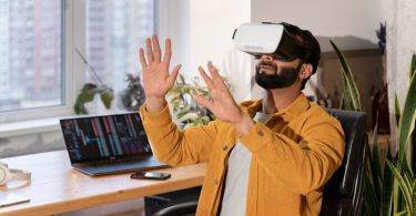 Le développeur de Job Simulator annonce que la VR immersive de masse est à portée de main