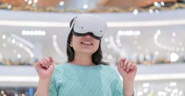 Les premières versions des lunettes AR Orion de Meta intégraient une unité de calcul à porter autour du cou