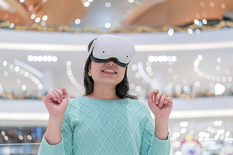Les premières versions des lunettes AR Orion de Meta intégraient une unité de calcul à porter autour du cou