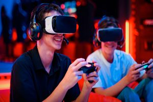 Elsewhere Electric Révolutionne le Gaming Co-Op en Unissant Joueurs VR et Mobiles avec un Nouveau Jeu de Réflexion