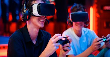 Elsewhere Electric Révolutionne le Gaming Co-Op en Unissant Joueurs VR et Mobiles avec un Nouveau Jeu de Réflexion