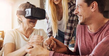 La thérapie VR (réalité virtuelle0 pour seniors déployée dans 150 résidences à travers les États-Unis