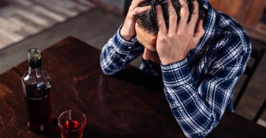 Des Réunions des Alcooliques Anonymes Quotidiennes dans les Espaces Virtuels