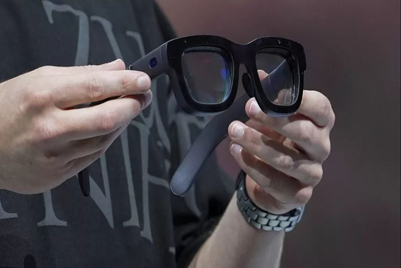 Meta dévoile les gestes du bracelet EMG pour contrôler son interface HUD et ses lunettes AR