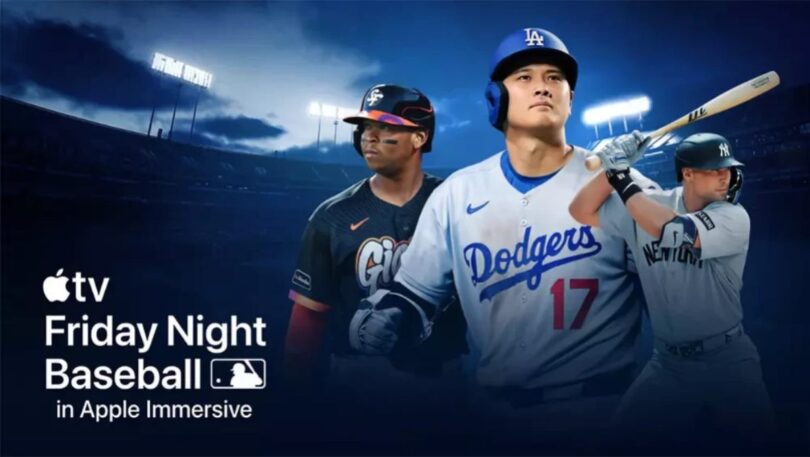 Apple Vision Pro M5 posé devant un stade de baseball illuminé, illustrant la diffusion en direct des matchs MLB en 3D 8K immersive à 180 degrés via Apple Immersive et l'abonnement Apple TV.